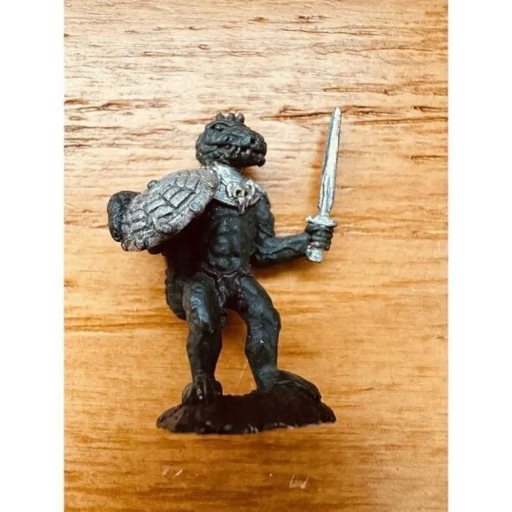 Lizard Man Armor‎ Class 5(4) W/sword Miniature Fantasy AD&D 1970's Hand Painted